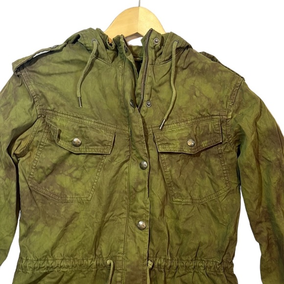 Aritzia Talula Trooper Jacket in Olive Green with a Tie Dye Wash SIze XXXS - Picture 4 of 8